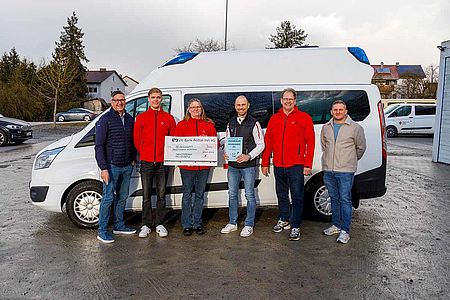 Spende der Theaterfreunde Falkenberg an das BRK-Herzenswunsch Hospizmobil